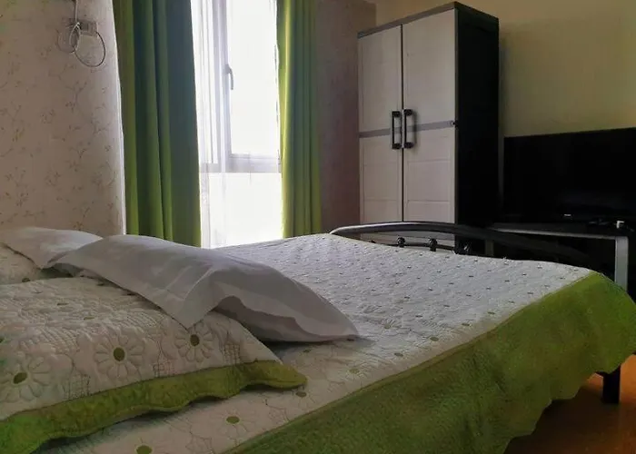 Emerald Escapes - Avida San Lazaro Near Ust-winford-sm アパートホテル マニラ市